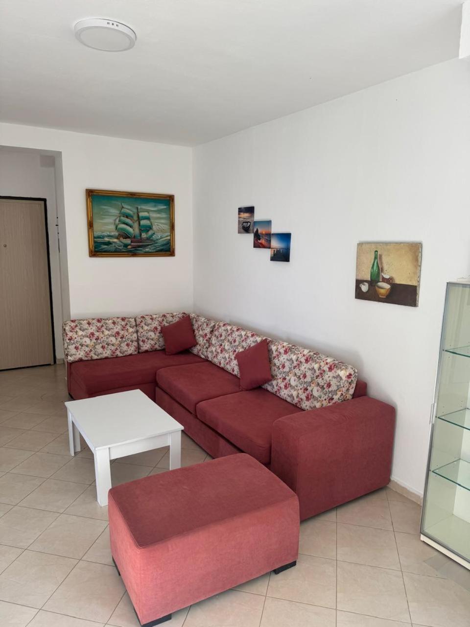 By Comfort Apartment *